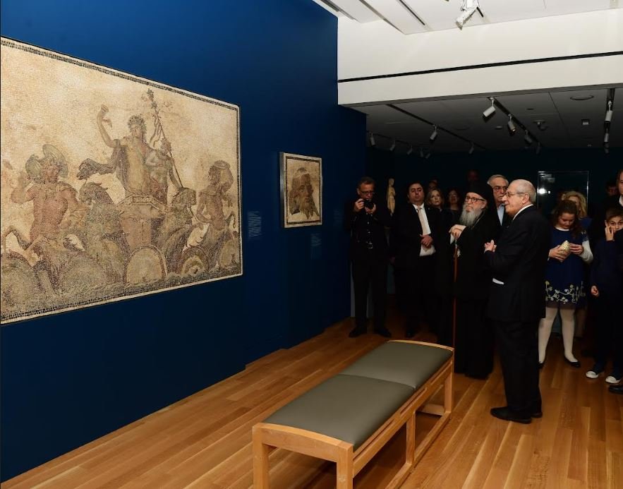 Στο Μανχάταν, στο Olympic Tower, στην έκθεση του Ιδρύματος Ωνάση που επιμελήθηκε για το Δίον, την πόλη του Δία στον Ολυμπο