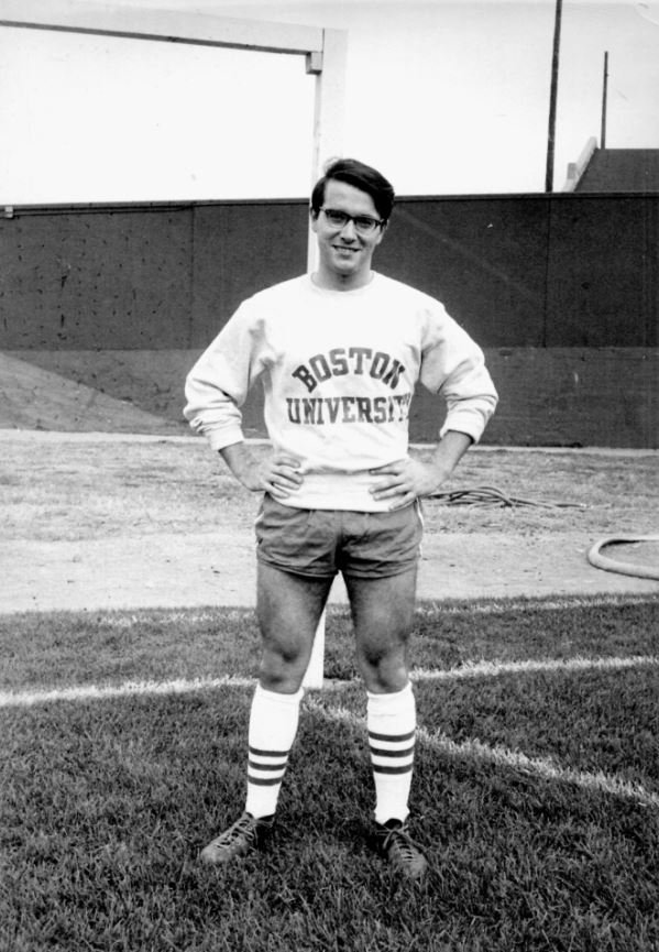 Ο Θάνος Βερέμης στα χρόνια του Πανεπιστημίου στη Βοστώνη. Από το βιβλίο «Ορος των Ελαιών»