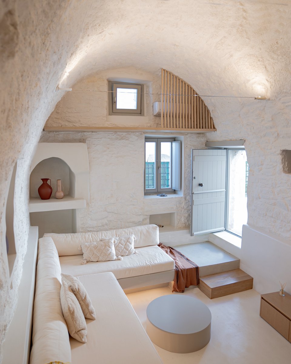 Η θολωτή οροφή δημιουργεί την αίσθηση ότι βρίσκεσαι μέσα σε μια σπηλιά / Φωτογραφία: DNE Architects