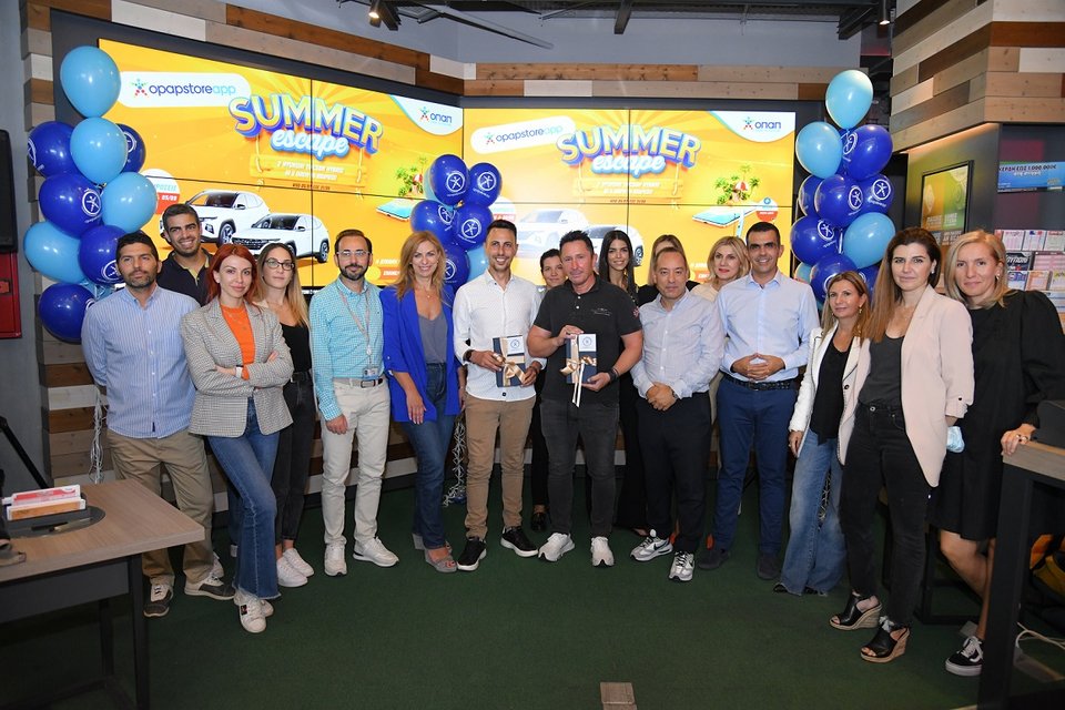 Η ομάδα του ΟΠΑΠ με τους μεγάλους νικητές 