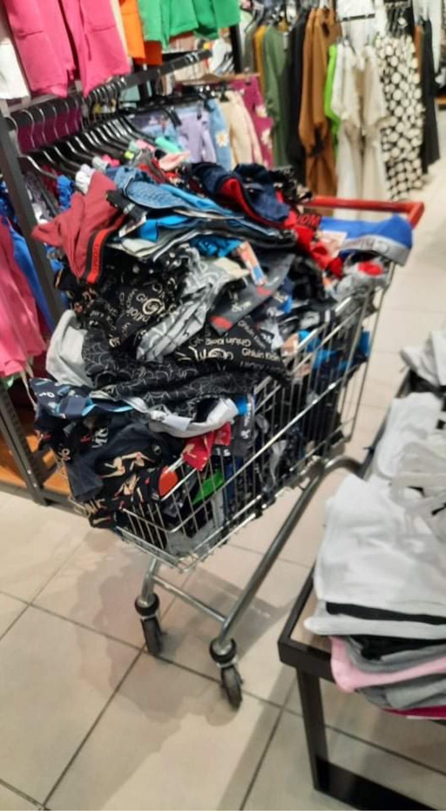 Μερικά από τα προϊόντα που εντόπισε η ΔΙΜΕΑ σε ελέγχους