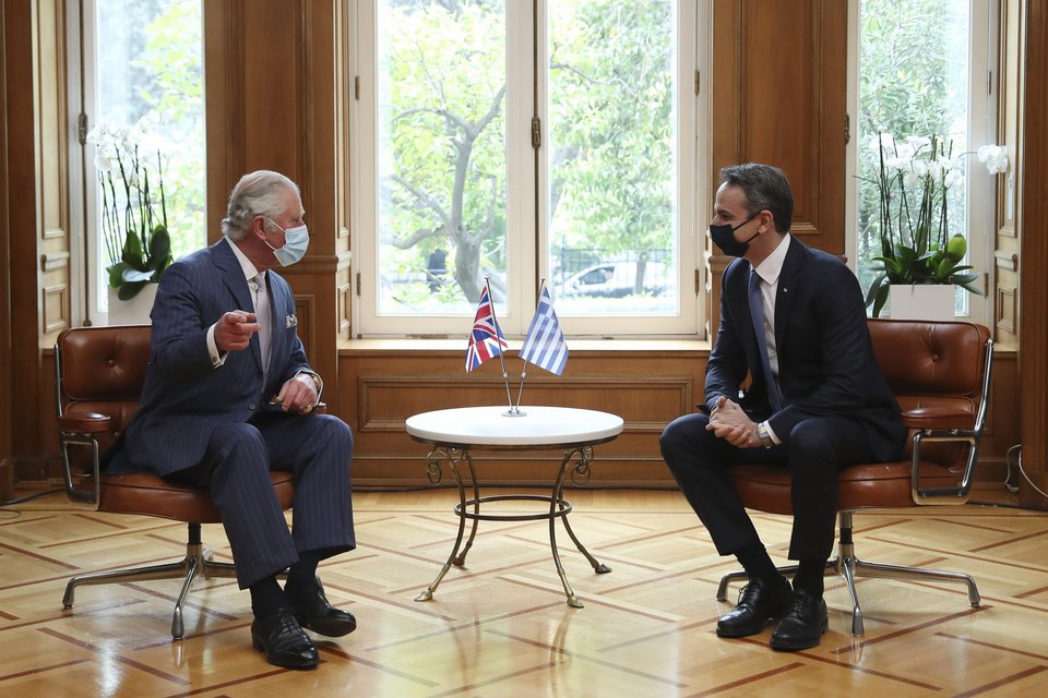 Ο Κάρολος με τον Κυριάκο Μητσοτάκη το 2021