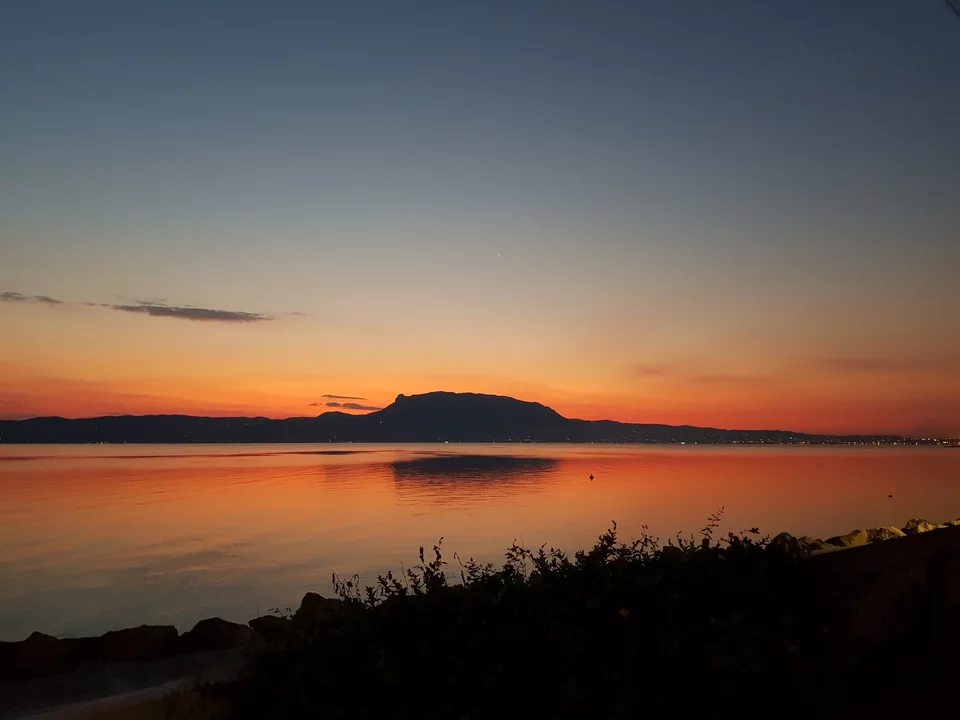 Η θέα της θάλασσας εμπνέει τη συγγραφέα Τατιάνα Κίρχοφ / Φωτογραφία: Τατιάνα Κίρχοφ