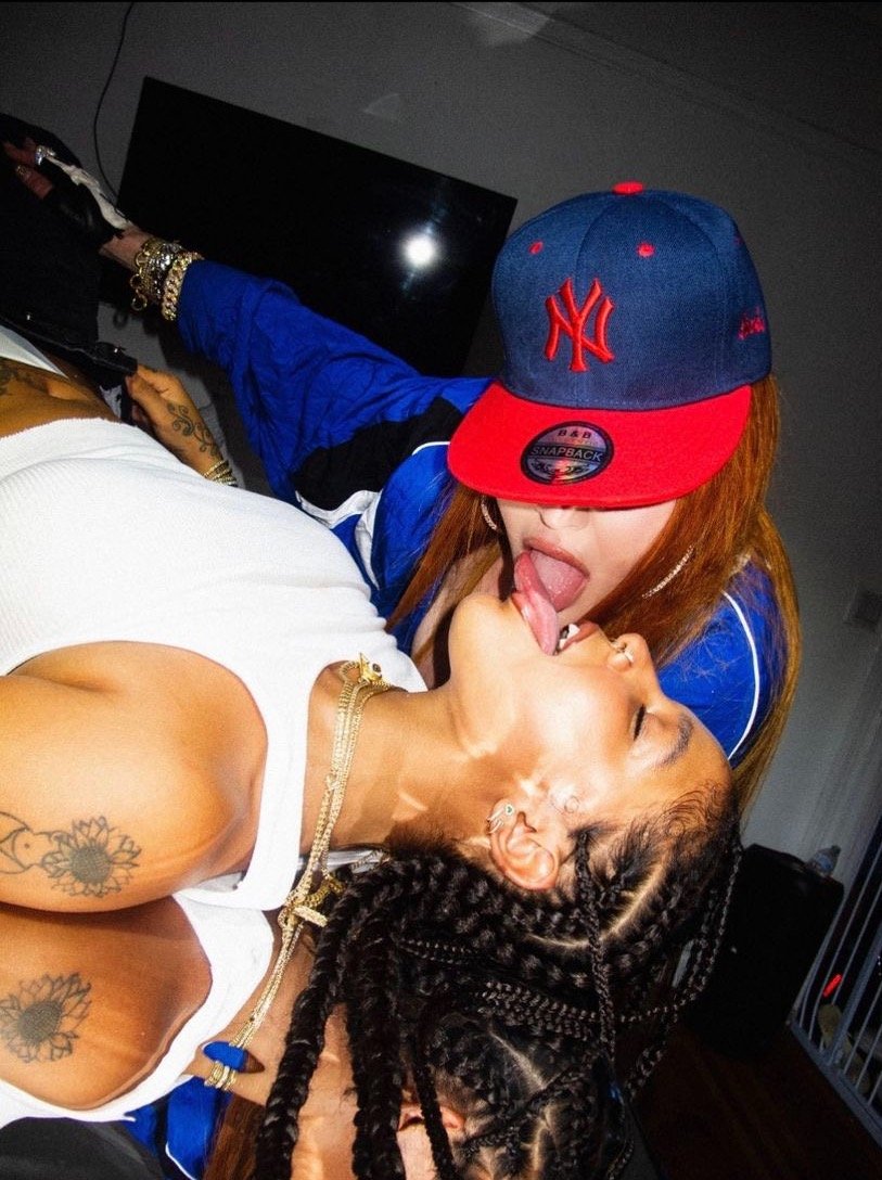 Στιγμιότυπο από video clip της Μαντόνα&nbsp;με τη ράπερ Tokischa. 