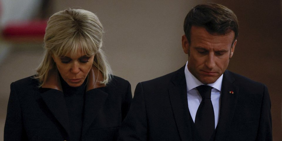 Ο Γάλλος πρόεδρος με τη σύζυγό του / Associated Press