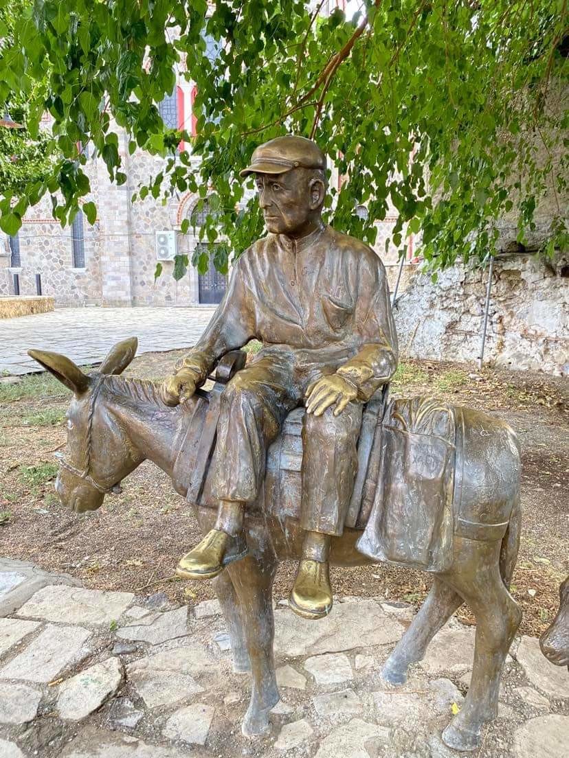 Στην Έδεσσα ο γάιδαρος έγινε άγαλμα