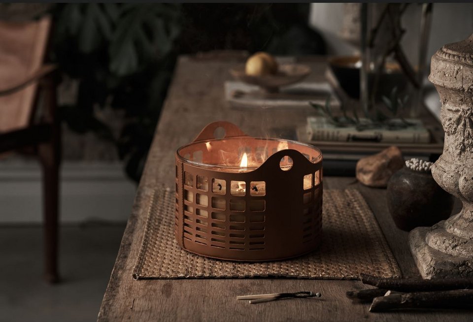 Δερμάτινα καλάθια με γυάλες που μπορούν να χρησιμοποιηθούν για φρούτα, ακόμα και κεριά, από τη σειρά AGSHOME