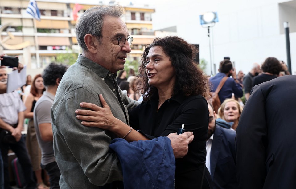 Ο συνθέτης, στιχουργός και τραγουδιστής, Διονύσης Τσακνής με την Τζένη Κόλλια / Φωτογραφία: Intime-ΛΙΑΚΟΣ ΓΙΑΝΝΗΣ