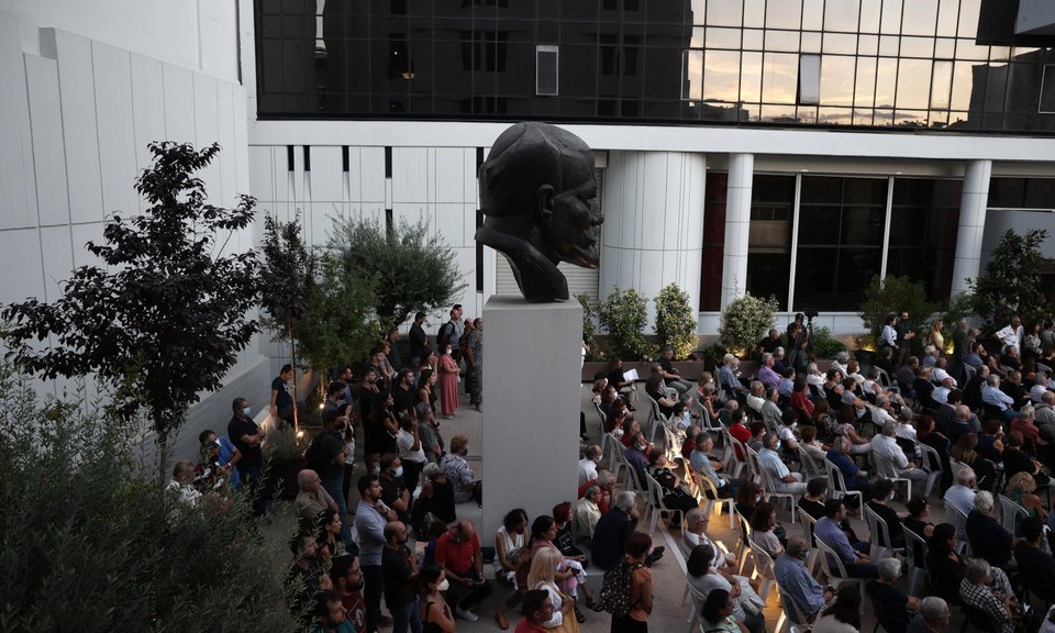 Γεμάτος ο χώρος για το τελευταίο «αντίο» στον Κώστα Καζάκο / Φωτογραφία: Intime-ΛΙΑΚΟΣ ΓΙΑΝΝΗΣ