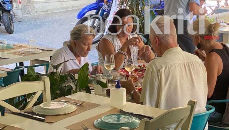 Μπέτι Μίντλερ