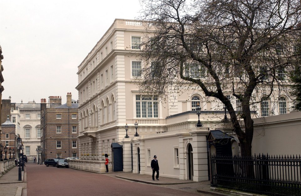 Έξω από το Clarence House στο Λονδίνο / Φωτογραφία: Getty Images