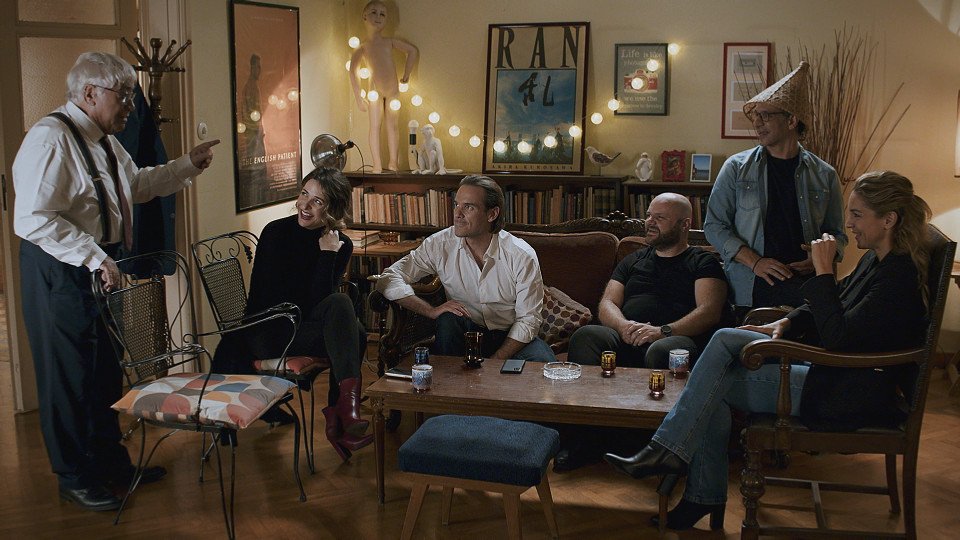 Στιγμιότυπο από τη σειρά της COSMOTE TV «Αόρατοι»