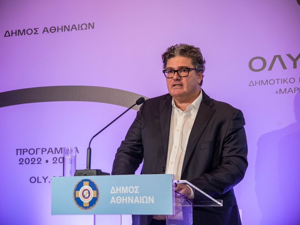 Ο Καλλιτεχνικός Διευθυντής του Θεάτρου, Ολιβιέ Ντεκότ