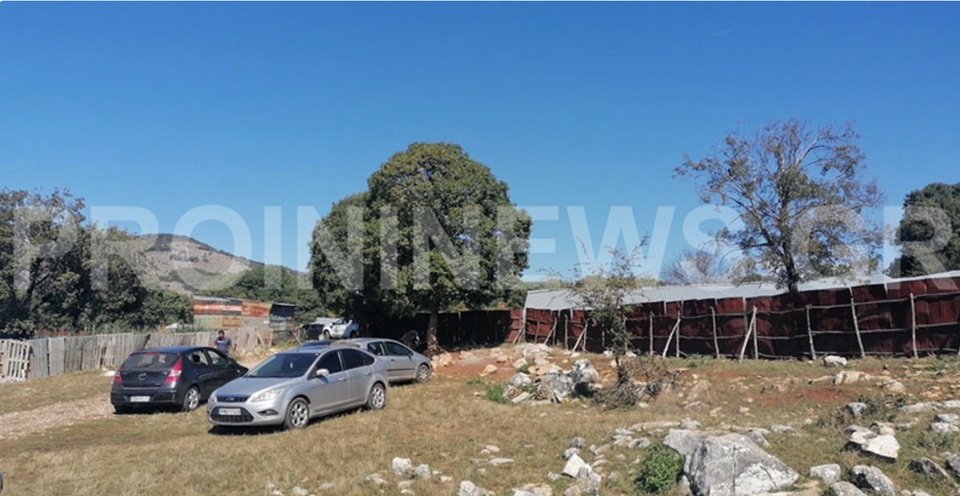 Το μαντρί στη Καβάλα όπου ο γυναικοκτόνος και παιδοκτόνος δολοφόνησε και σκότωσε την σύντροφό του και το παιδί τους