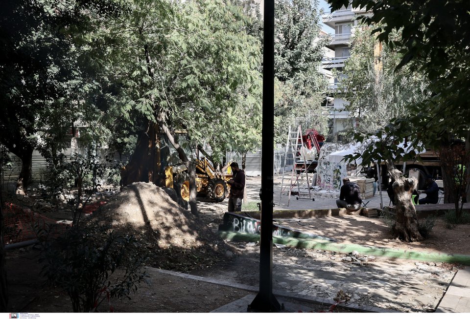 Εργασίες στην πλατεία Εξαρχείων για την κατασκευή σταθμού του Μετρό / Φωτογραφία: Intime