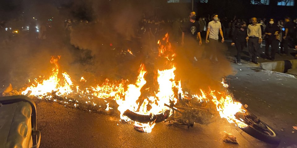 Διαδηλώσεις για τον θάνατο της Μαχσά Αμινί/ Φωτογραφία: AP