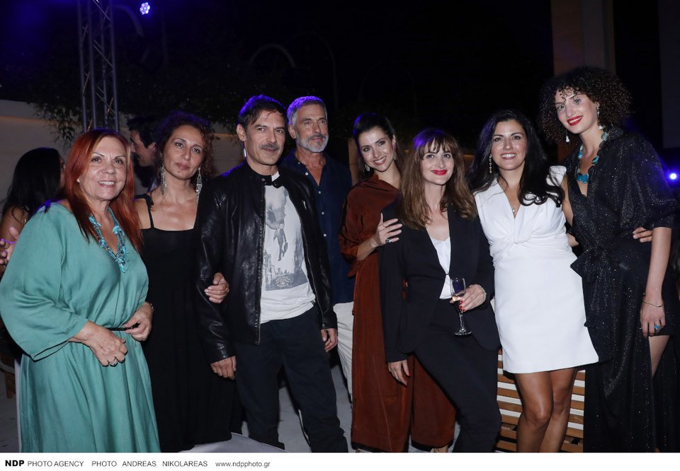 Ρένα Ρίγγα-Μαρία Καβουκίδου-Κώστας Κάππας-Σταύρος Ζαλμάς-Μαριάννα Πολυχρονίδη-Μαρία Κωνσταντάκη-Χρύσα Κλούβα-Δένια Μιμερίνη