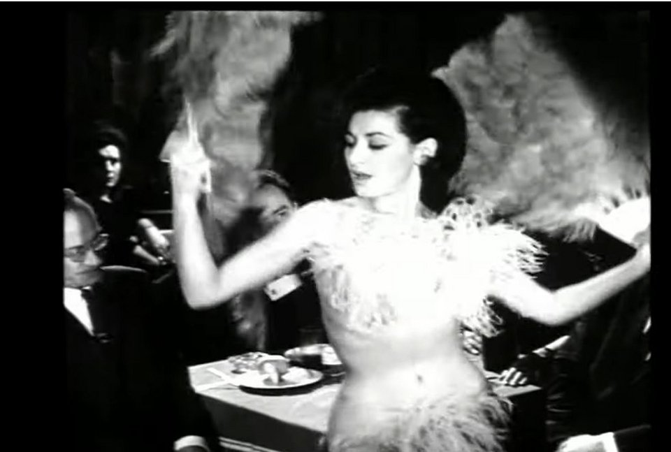 Μάρθα Καραγιάννη κοστούμι με φτερά