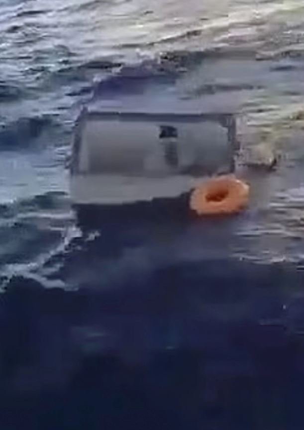 Το αλιευτικό σκάφος που τον διέσωσε νόμιζε αρχικά ότι ο καταψύκτης ήταν άδειος 