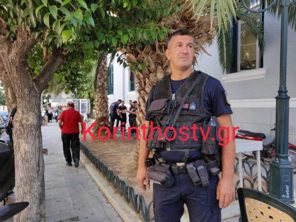 Ισχυρές αστυνομικές δυνάμεις στα δικαστήριο Κορίνθου / korinthostv.gr