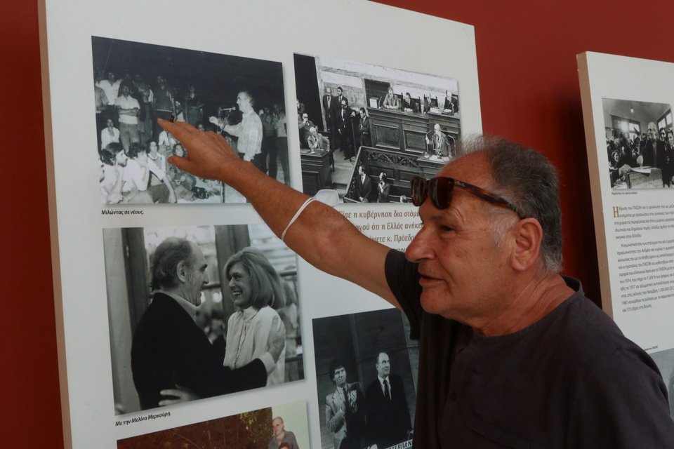 Ο Κώστας Λαλιώτης στη φωτογραφική έκθεση στο Ζάππειο για τα 48 χρόνια του ΠΑΣΟΚ / Φωτογραφία: ΧΡΗΣΤΟΣ ΜΠΟΝΗΣ/Eurokinissi