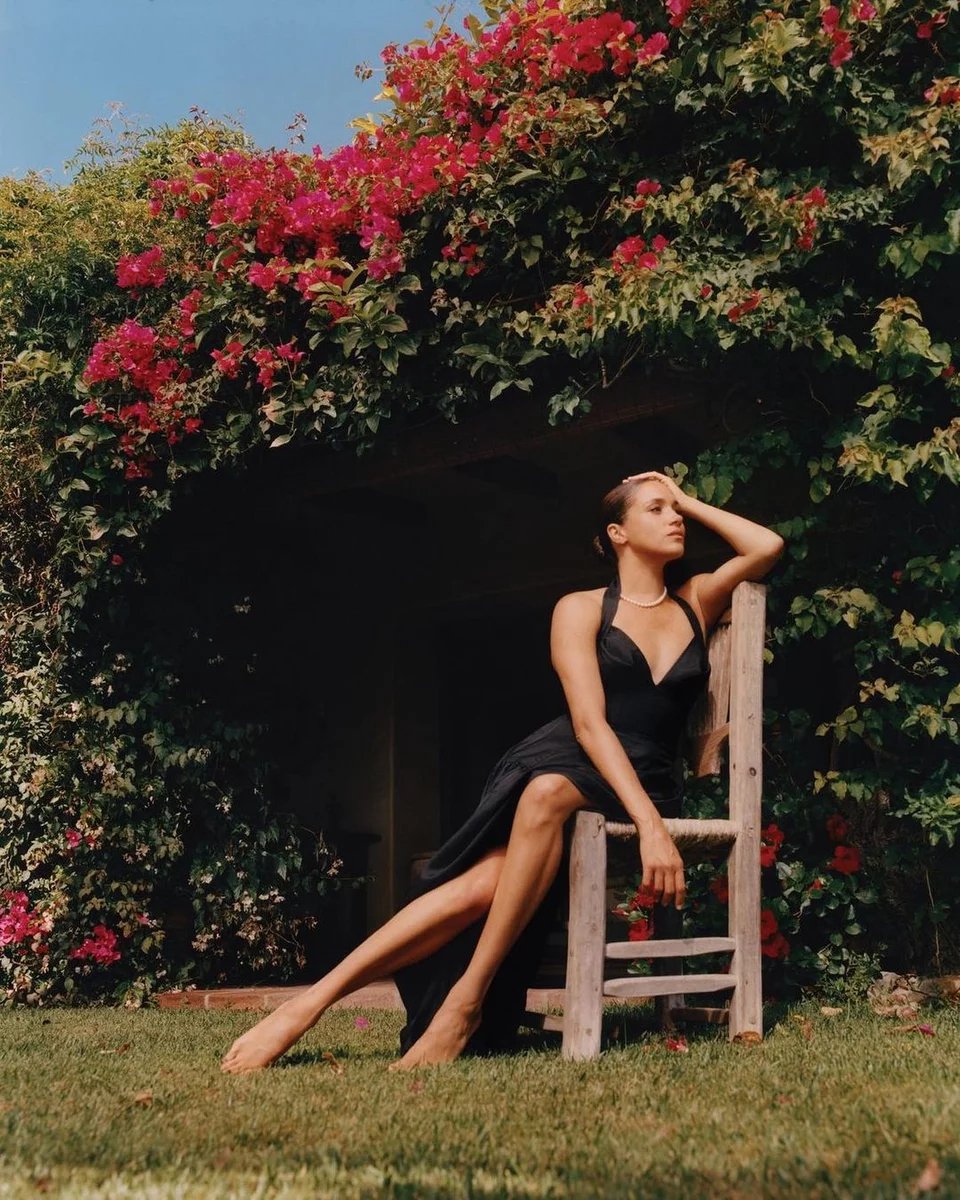 Η Μέγκαν Μαρκλ ποζάρει για τη συνέντευξή της στο περιοδικό The Cut, στην πολυτελή έπαυλή της στην Καλιφόρνια 