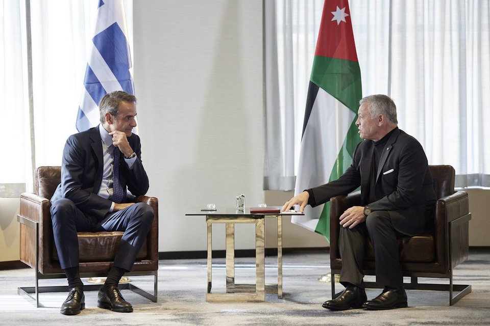 Ο πρωθυπουργός Κυριάκος Μητσοτάκης με τον βασιλιά της Ιορδανίας Αμπντουλαχ Β' Φωτογραφία: ΑΠΕ