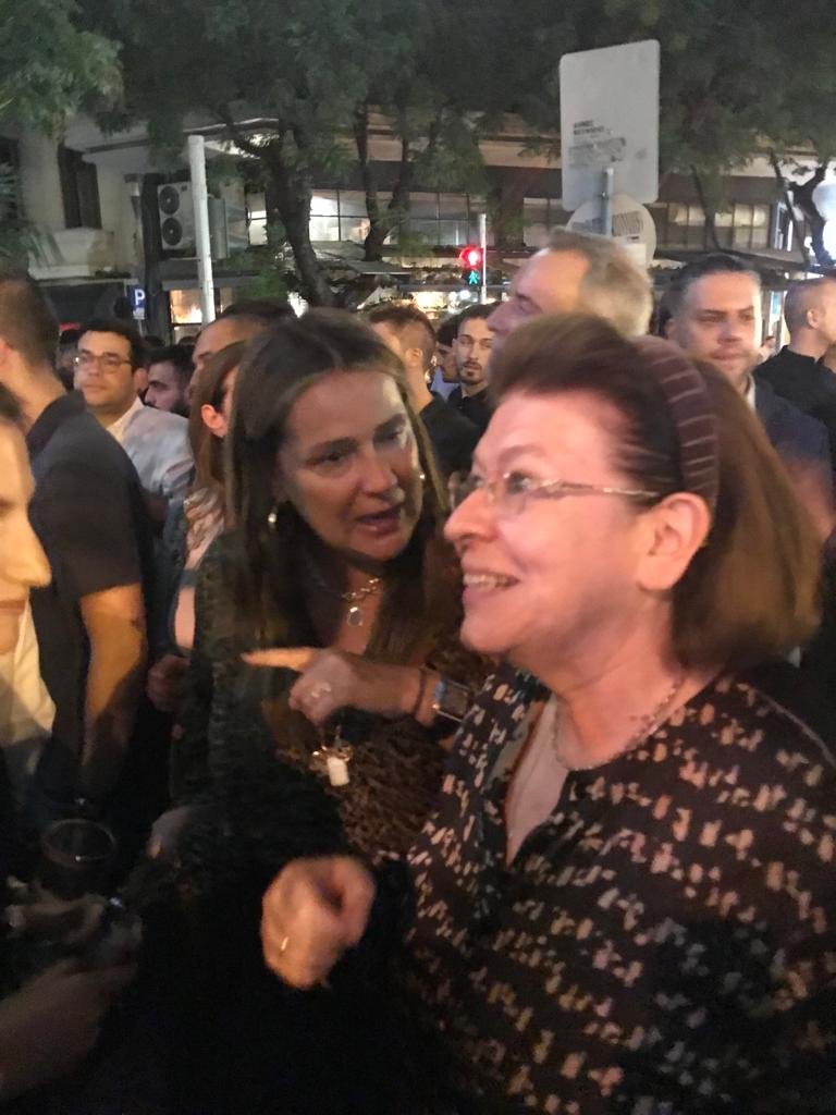 Η Λίνα Μενδώνη με την Άννα Ροκοφύλλου, που θα είναι υποψήφια βουλευτής με τη ΝΔ στην Α' Αθηνών