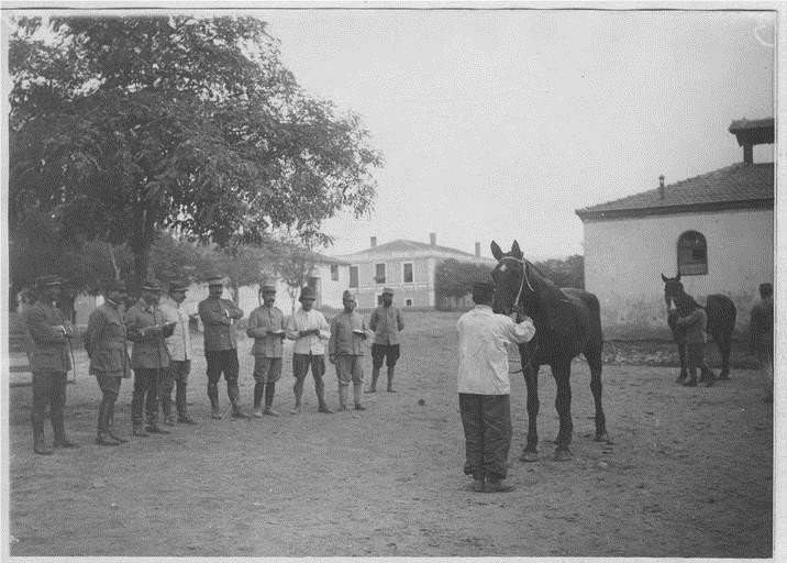 Το κτίριο Β4, πρώτο αριστερά, το 1916 (Πηγή: Γαλλικά Αρχεία Στρατού)