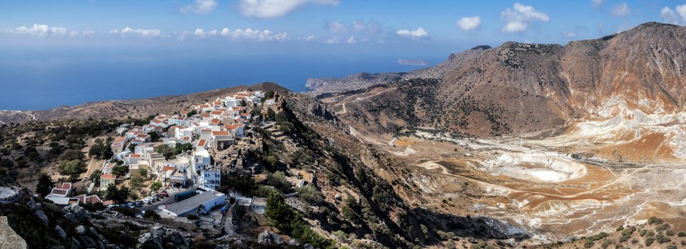 H Nίσυρος με το ηφαίστειό της / Φωτογραφία: Shutterstock