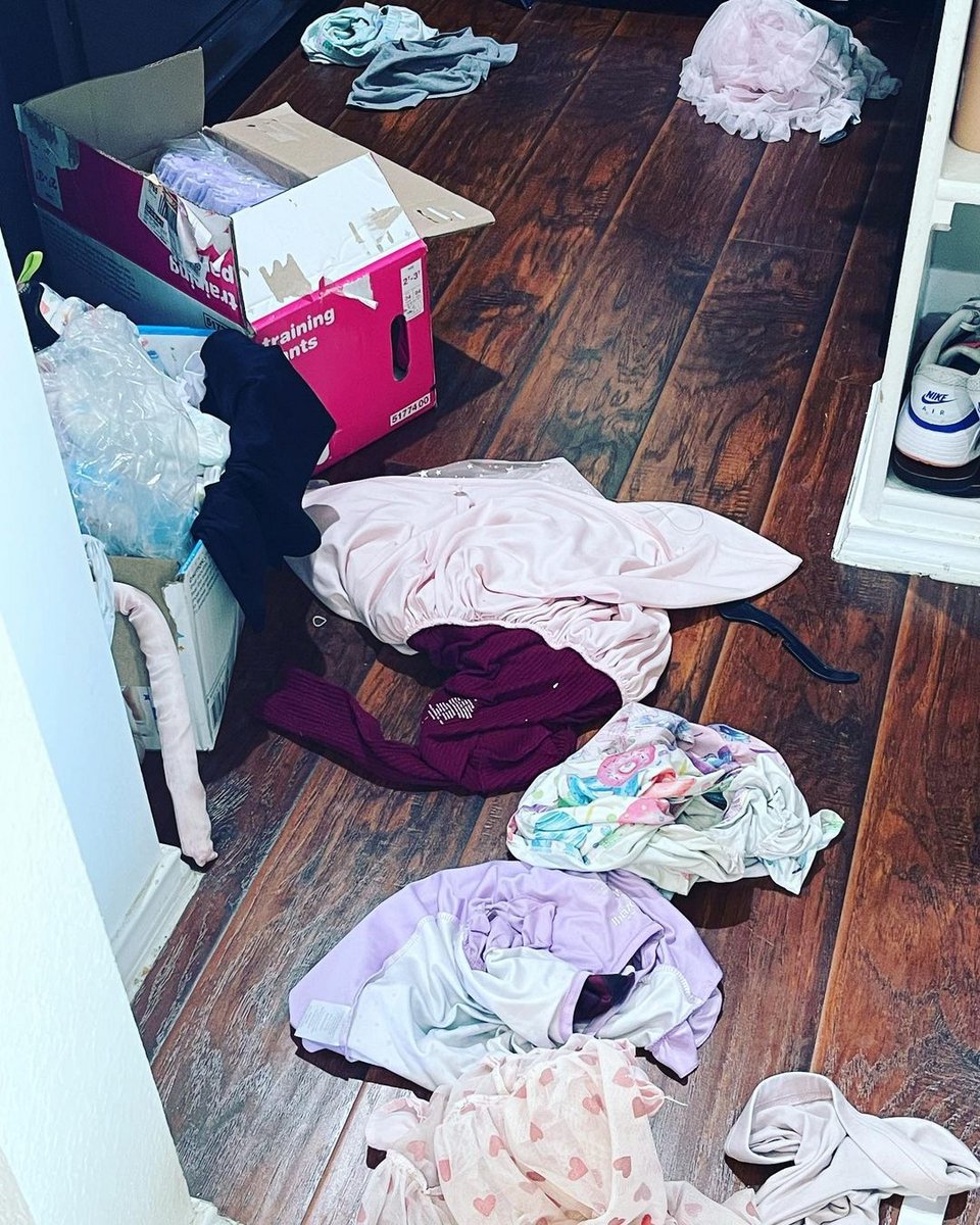 Κάπως έτσι αφήνουν το σπίτι τα παιδιά όταν φεύγουν για το σχολείο 