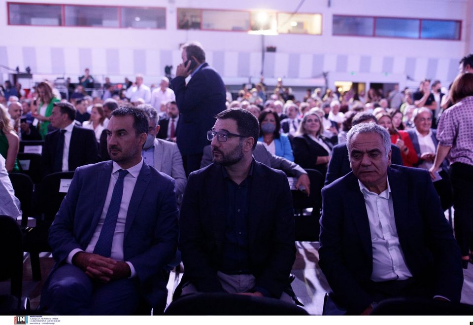 ΔΕΘ 2022: Πηγαδάκια, συζητήσεις και selfies στην ομιλία Τσίπρα -Δείτε φωτό