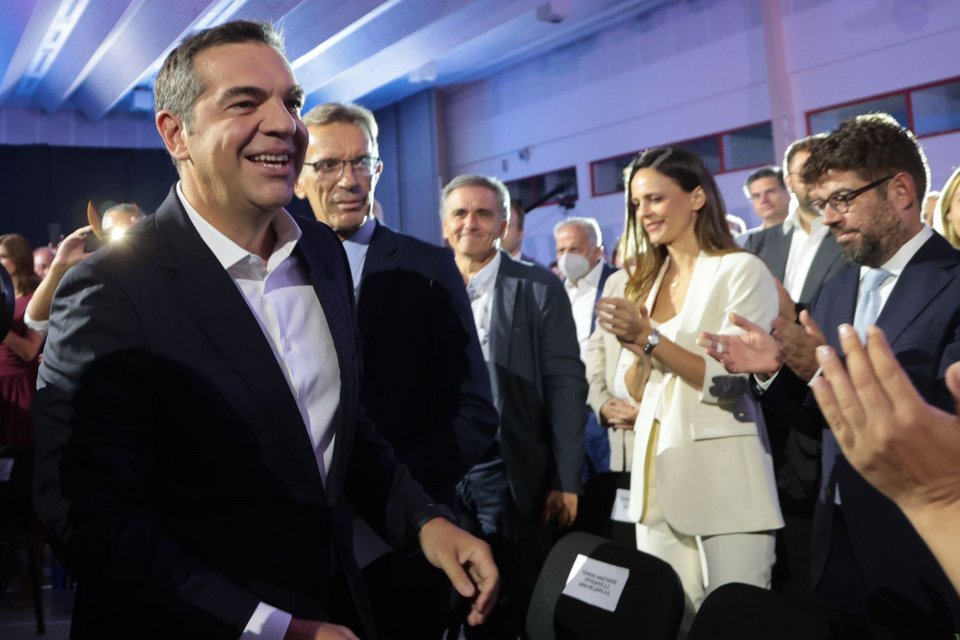 ΔΕΘ 2022: Πηγαδάκια, συζητήσεις και selfies στην ομιλία Τσίπρα -Δείτε φωτό