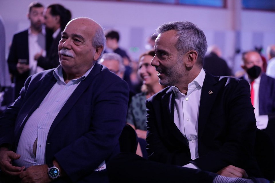 ΔΕΘ 2022: Πηγαδάκια, συζητήσεις και selfies στην ομιλία Τσίπρα -Δείτε φωτό