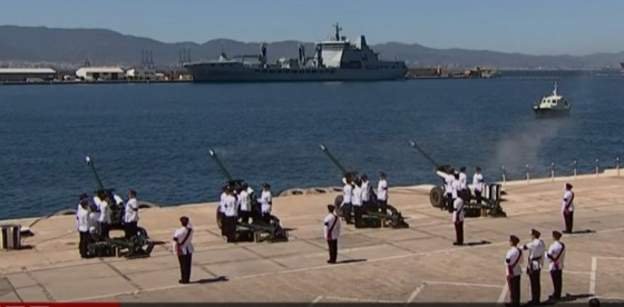 Πέθανε η βασίλισσα Ελισάβετ, πρώτο αντίο με 96 κανονιοβολισμοί