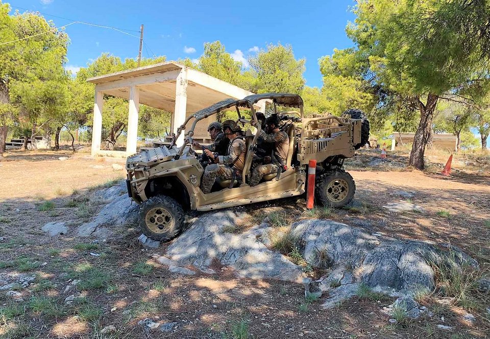 Εκπαίδευση στα οχήματα ειδικών αποστολών Polaris MRZR