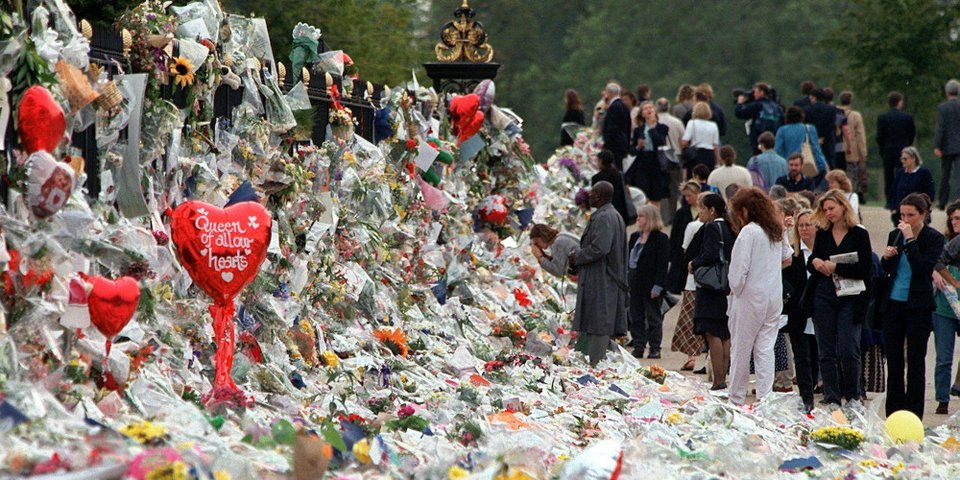 Εικόνα από την κηδεία της πριγκίπισσας Νταϊάνα το 1997 / Associated Press