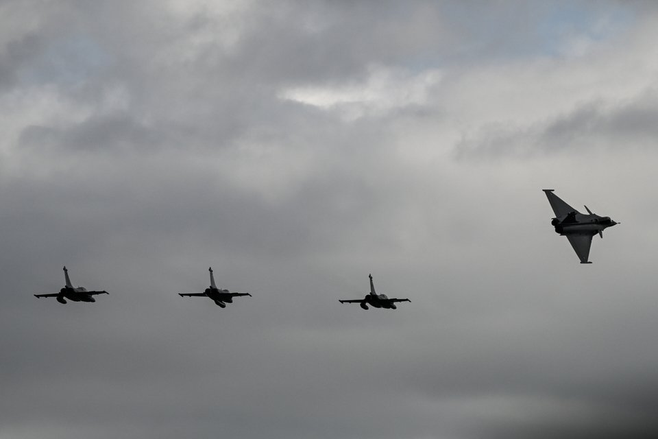 Στιγμιότυπο από την άφιξη των πρώτων Rafale που παρέλαβε η Ελλάδα από τη Γαλλία