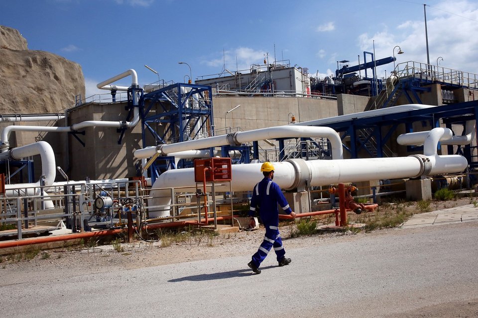 Ρεβυθούσα: Σε ειδική εγκατάσταση γίνεται η αεριοποίηση του φυσικού αερίου, του LNG, που είναι σε υγρή μορφή και όταν έρθει σε αέρια μορφή κάνει «expand» μεγαλώνει δηλαδή κατά 600 φορές - Φωτογραφία: ΑΠΕ-ΜΠΕ/Ο. Παναγιώτου