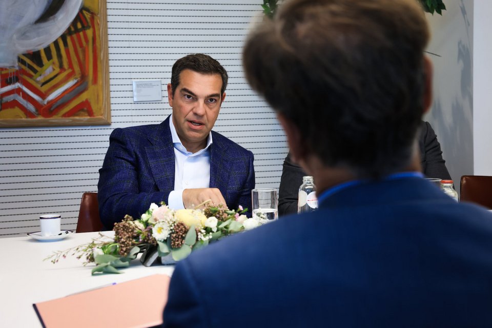 Ο Αλέξης Τσίπρας κατά τη διάρκεια της συζήτησης / Φωτογραφία: Γραφείο Τύπου ΣΥΡΙΖΑ