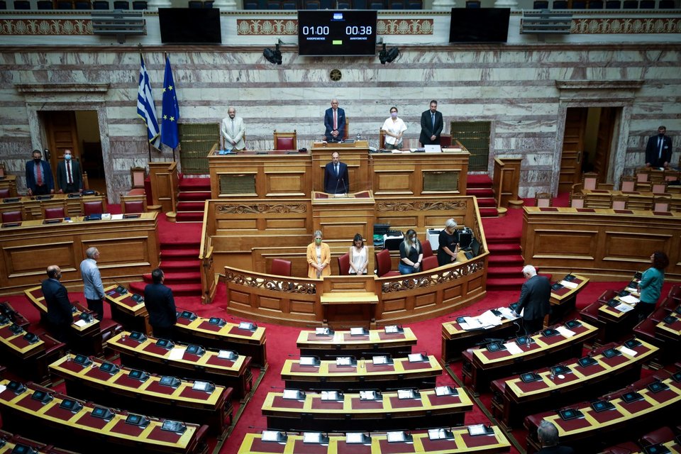 Βουλή: Ενός λεπτού σιγή στη μνήμη του Κώστα Καζάκου -Φωτογραφία: ΓΙΑΝΝΗΣ ΠΑΝΑΓΟΠΟΥΛΣ/ EUROKINISSI