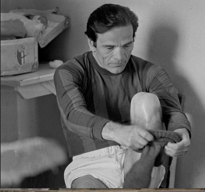 O Παζολίνι ετοιμάζεται να παίξει ποδόσφαιρο