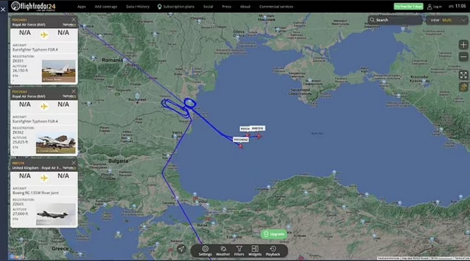 Αεροσκάφη της RAF συνοδεύουν τα κατασκοπευτικά αεροπλάνα μετά το περιστατικό με τον πύραυλο (στη φωτογραφία, δύο Typhoon και ένα αεροπλάνο της RAF πάνω από τη Μαύρη Θάλασσα) / Flightradar24-Daily Mail