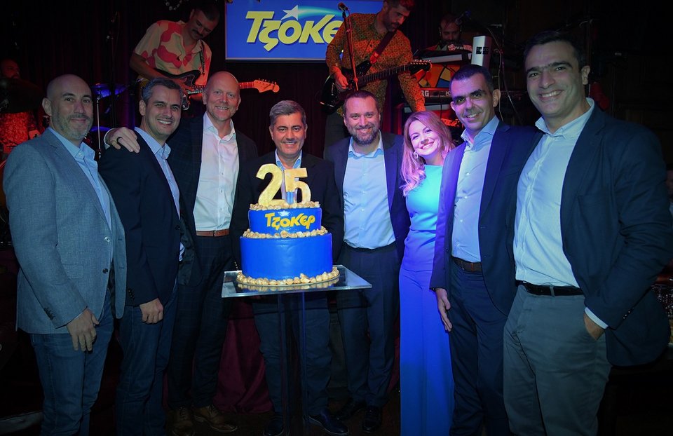 ﻿James Curwen,&nbsp;Chief Online Officer&nbsp;ΟΠΑΠ, Ηλίας Κατσαρός,&nbsp;Chief Retail Officer&nbsp;ΟΠΑΠ,&nbsp;Jan Karas, Διευθύνων Σύμβουλος ΟΠΑΠ, Οδυσσέας Χριστοφόρου, Αναπληρωτής Διευθύνων Σύμβουλος ΟΠΑΠ, Γιάννης Ρόκκας,&nbsp;Chief Marketing Officer&nbsp;ΟΠΑΠ, Νάνση Βέρρα,&nbsp;Chief Legal,&nbsp;Regulatory and Compliance Officer&nbsp;ΟΠΑΠ, Φώτης Ζησιμόπουλος,&nbsp;Chief Product Officer&nbsp;ΟΠΑΠ, Ματθαίος Ματθαίου,&nbsp;Chief Operations Officer&nbsp;ΟΠΑΠ 