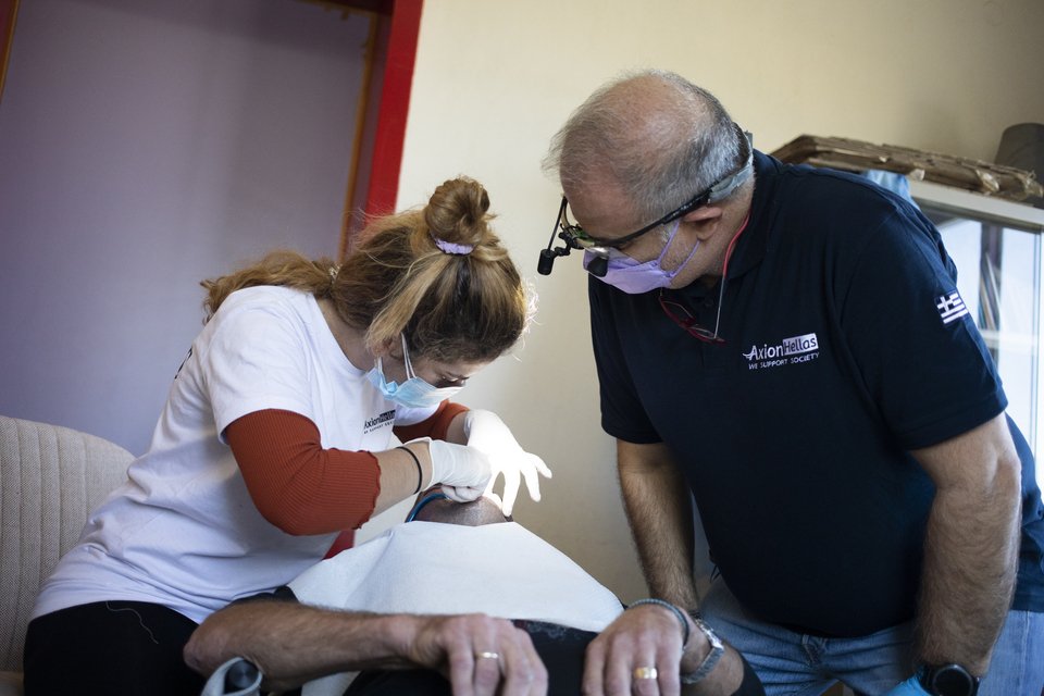 Αυτές τις περιοχές, οπού οι κάτοικοι πραγματικά δοκιμάζονται τον χειμώνα, επισκέφθηκαν οι εθελοντές της Axion Hellas προκειμένου να προσφέρουν τις πολύτιμες υπηρεσίες τους.