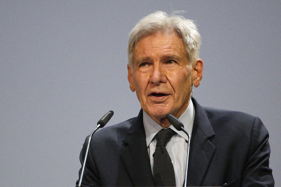Ο Harrison Ford εκφωνεί ομιλία κατά τη διάρκεια του Παγκόσμιου Συνεδρίου της IUCN