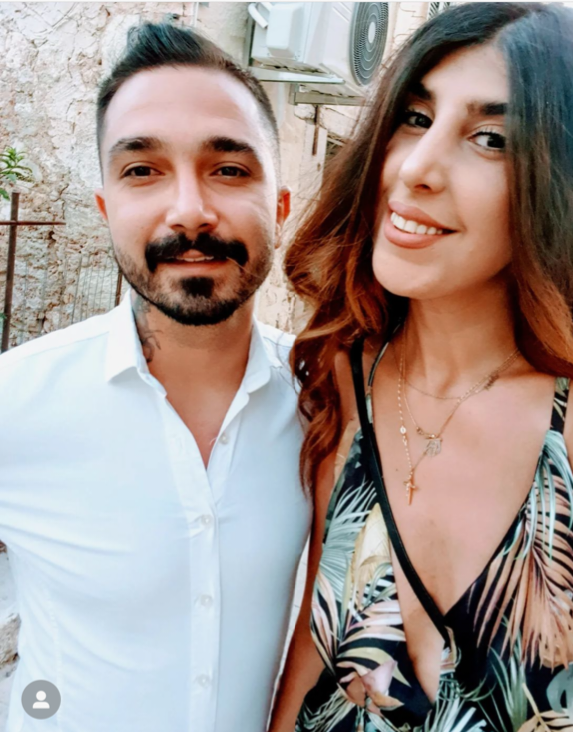 Η Μπίτα Αμπάντι με τον σύζυγό της / Instagram