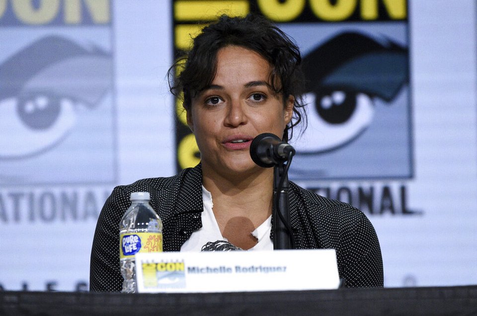 Η Michelle Rodriguez σε πάνελ για το "Dungeons and Dragons: Honor Among Thieves" την πρώτη ημέρα του Comic-Con International, την Πέμπτη 21 Ιουλίου 2022, στο Σαν Ντιέγκο