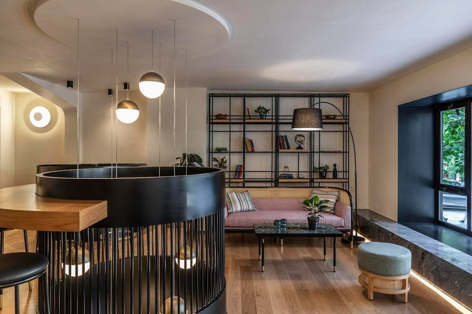 Το Samba έχει ωραίο ντιζάιν και καλό καφέ / Φωτογραφία: Samba Coffee Roasters Crossroads/Facebook