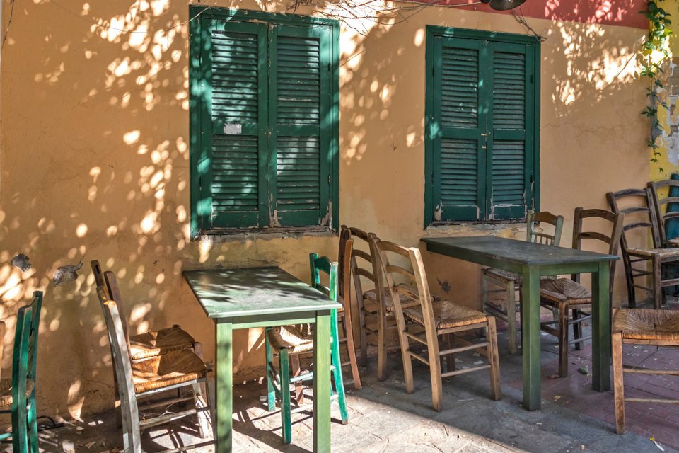 Κάθε βόλτα ολοκληρώνεται με τσιπούρα και μεζέδες / Φωτογραφία: Shutterstock